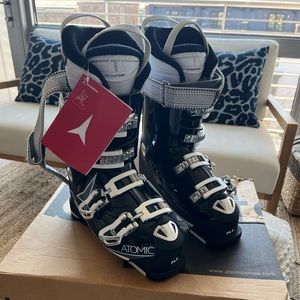 Atomic Hawx 80 Women’s Ski Boot Size 24.5 (Women’s 6.5) - Brand New with Tags